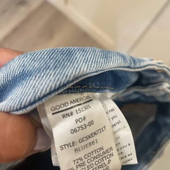 Good American Exposed Button Fly High Rise Jeans - Picture 10 of 10